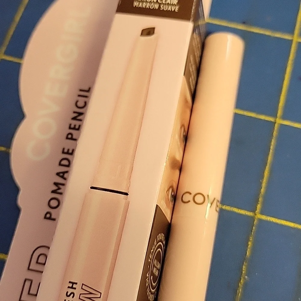 Covergirl Brow Filler Pomade Pencil Paddle Brush 400 Soft Brown 0.2g New in Box